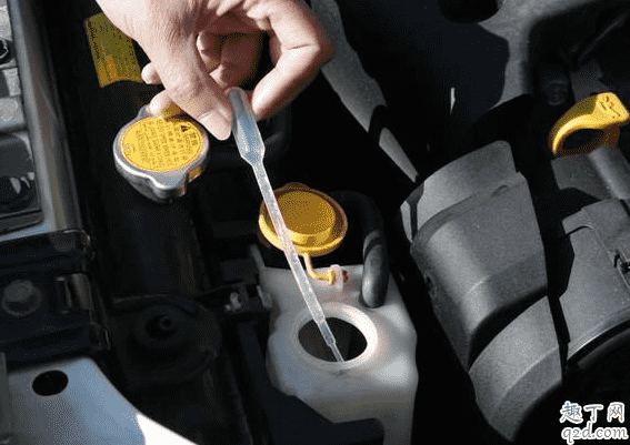 防凍液可以加水用嗎 汽車防凍液怎么加才好1