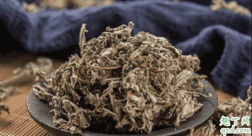 艾葉煮水能不能給新生兒洗澡用 艾草水洗澡有啥好處2