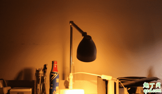 臺燈是充電的好還是直接電源的好 臺燈充電的與插電的區別在哪3