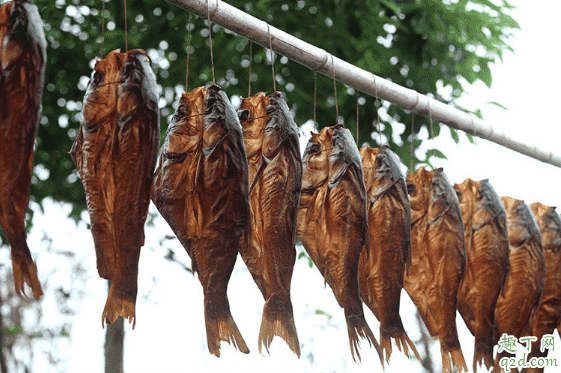 腌魚要去魚鱗嗎 腌魚去魚鱗好還是不去好3