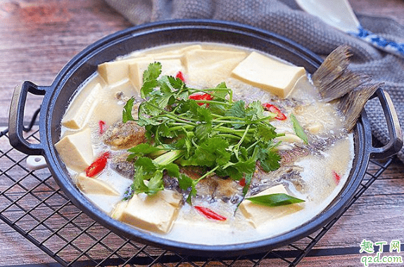奶白鯽魚湯用大火還是小火 鯽魚湯用什么火候燉才白1