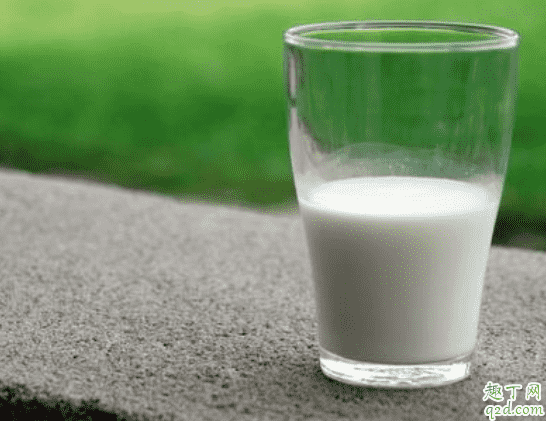 尿酸高的人可以喝脫脂奶粉嗎 脫脂奶有營(yíng)養(yǎng)嗎1