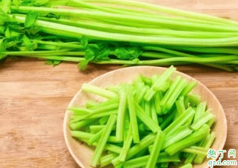 芹菜用焯水嗎 吃芹菜哪些事項是要注意的3