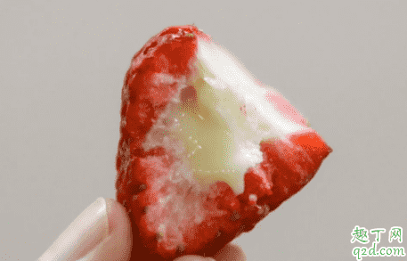 抖音煉乳草莓怎么做 網(wǎng)紅草莓煉乳凍做法教程10