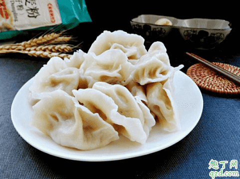 包餃子茄子是擦絲好還是切小丁好吃 茄子包餃子要去皮嗎3