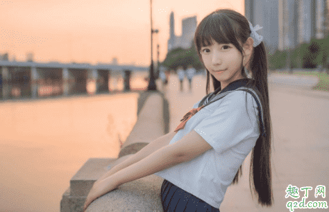 穿絲襪為什么腳容易臭 化纖的襪子臭腳嗎5