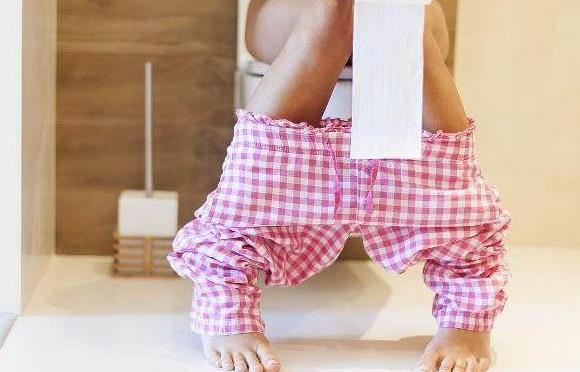 女人小便后該不該用衛(wèi)生紙擦？女人上廁所不該用什么紙