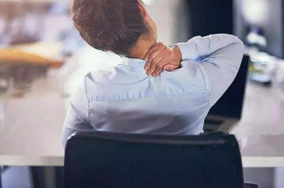 消除電腦脖鼠標手的方法 教你如何久坐辦公室而不生病