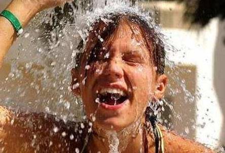 女性洗冷水澡好嗎？女性洗冷水澡有講究