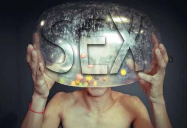 女人看A片下面會(huì)濕嗎？女人也愛(ài)看小黃片是正常的嗎？