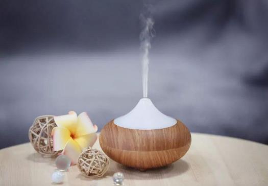 加濕器可以用香水代替精油嗎？使用加濕器有什么好處