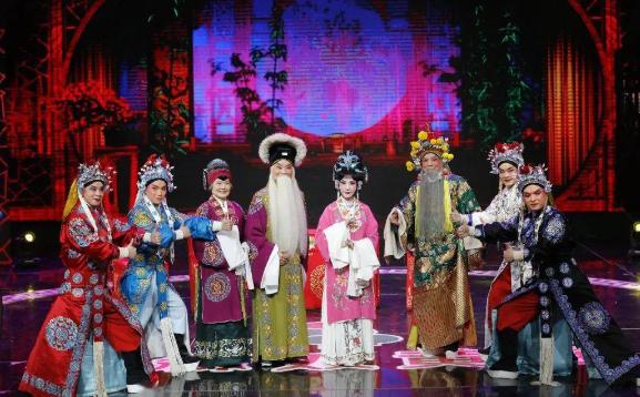 梨園戲曲班子的別稱是指唐代什么地方？中國戲曲發展有哪幾個時期