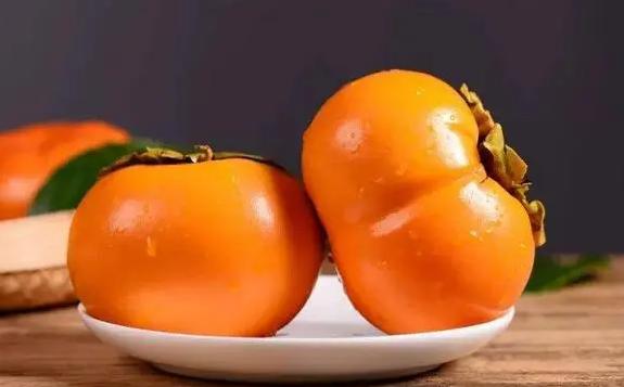硬柿子的營養(yǎng)價(jià)值有哪些？硬柿子的益處與作用