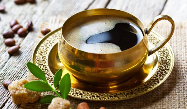 黑咖啡減肥什么時候喝最好(早餐喝利尿消水腫排宿便的效果)