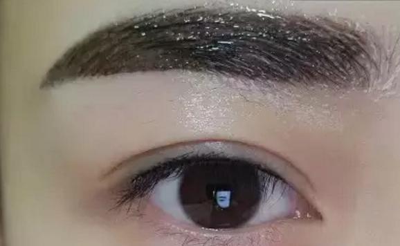 紋眉多久可以沾水？紋眉的修復劑怎么使用