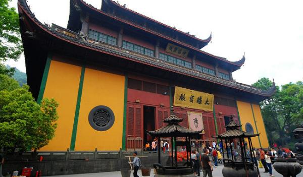 靈隱寺有哪些寶殿(中軸線上依次天王殿、大雄寶殿、藥師殿)