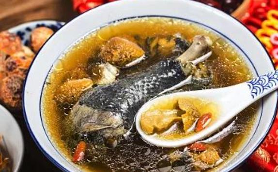 喝烏雞湯有什么好處呢？烏雞湯里面要放料酒嗎