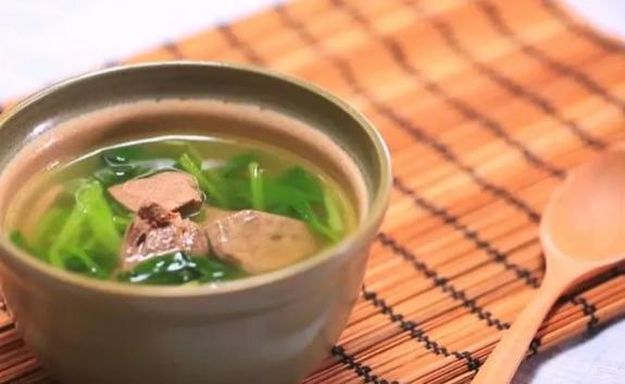 喝豬肝湯有什么好處？木耳豬肝湯怎么做